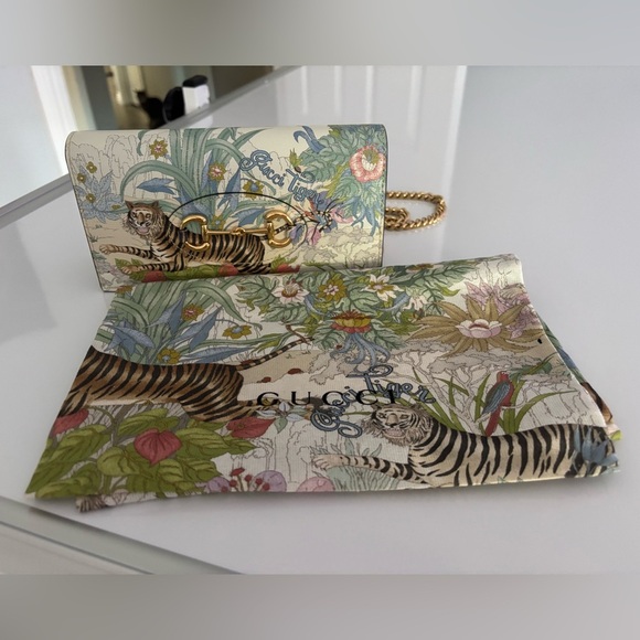 Gucci YEAR OF THE TIGER Bag - Picture 4 of 5